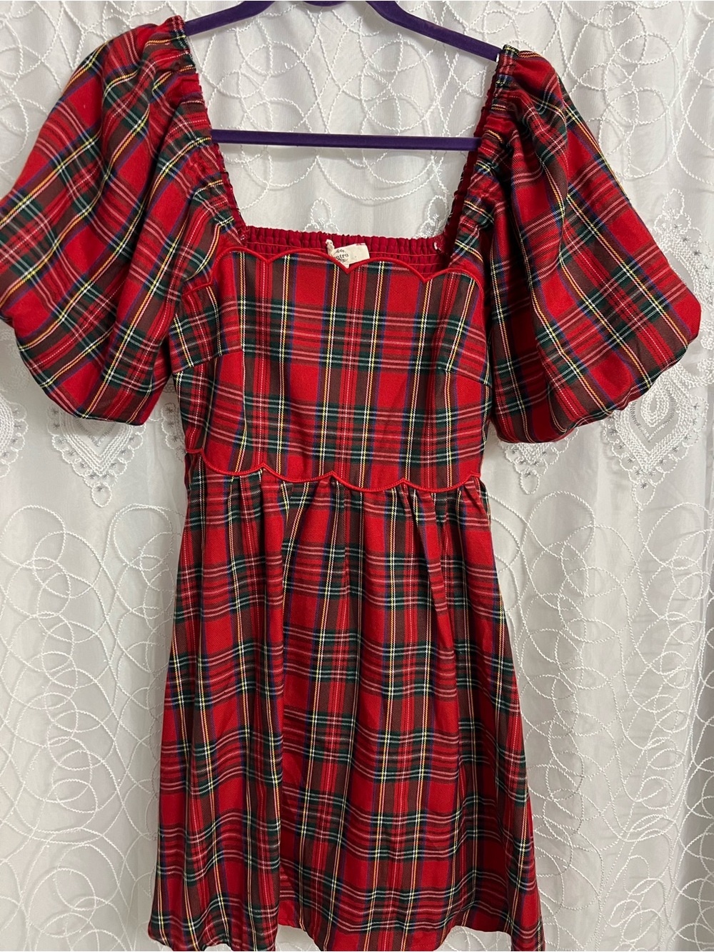 entro Red Plaid Puff-Sleeve Mini Dress